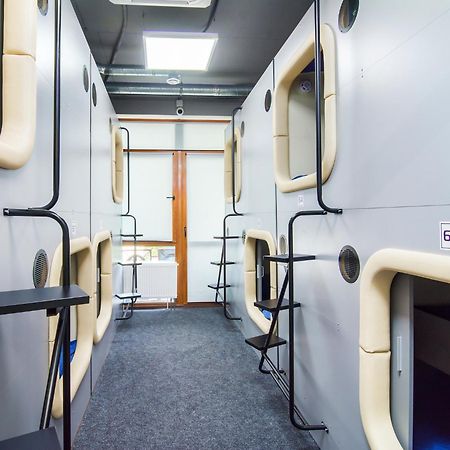 Av-1 Capsule Hotel Киев Экстерьер фото