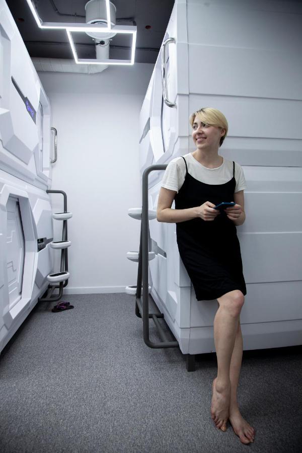 Av-1 Capsule Hotel Киев Экстерьер фото