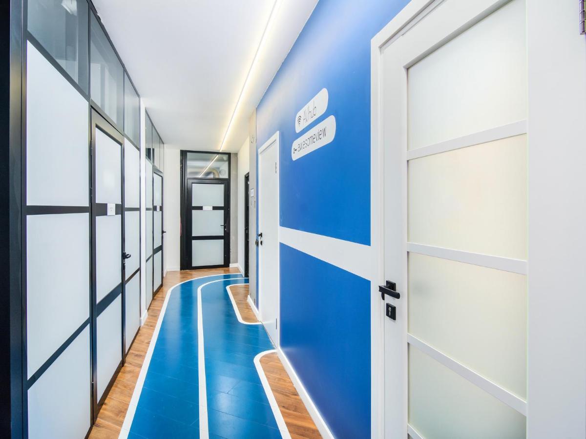 Av-1 Capsule Hotel Киев Экстерьер фото