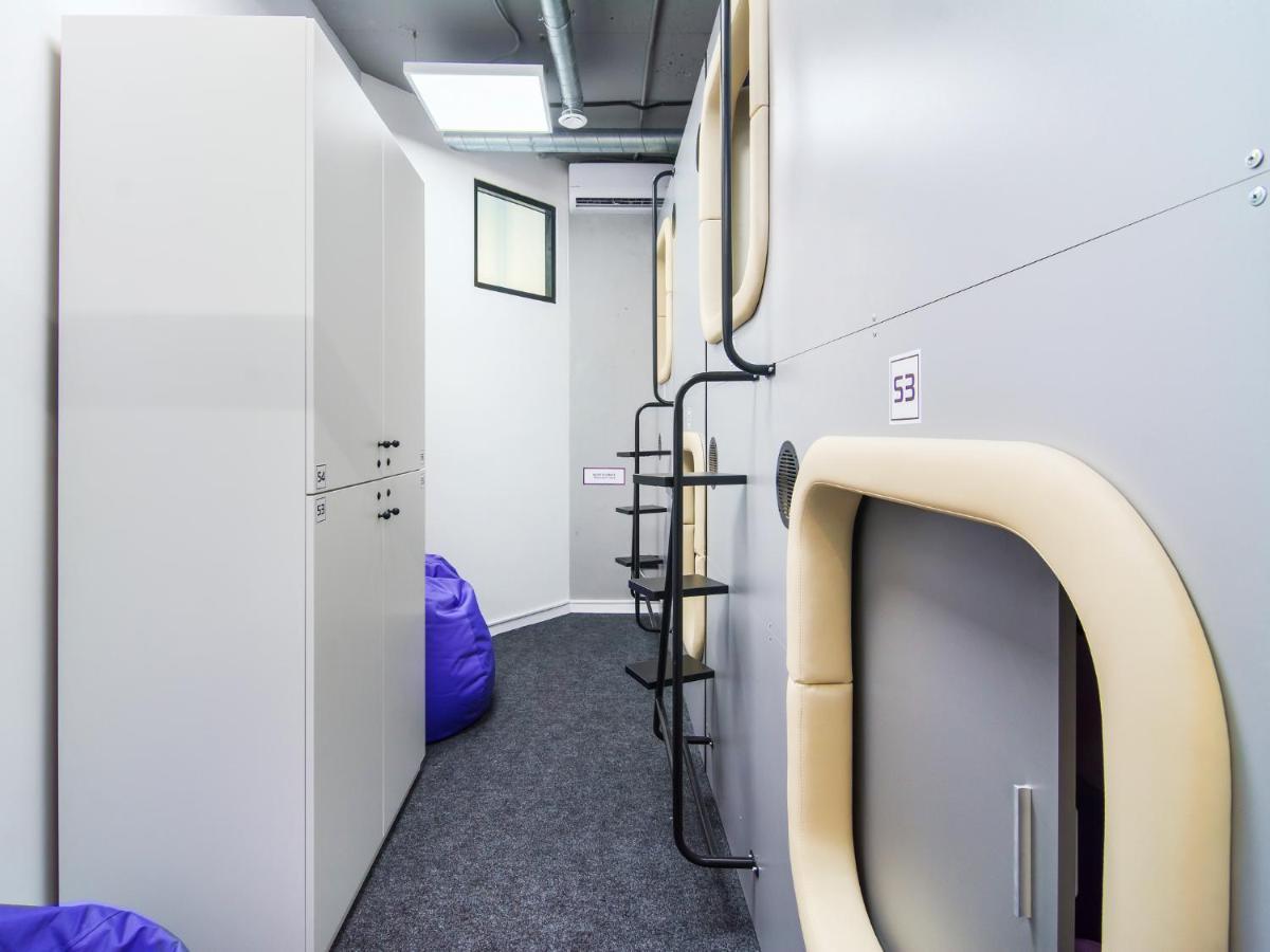 Av-1 Capsule Hotel Киев Экстерьер фото