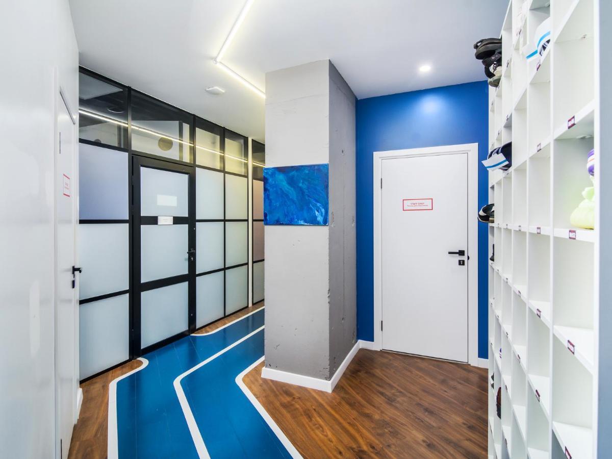 Av-1 Capsule Hotel Киев Экстерьер фото
