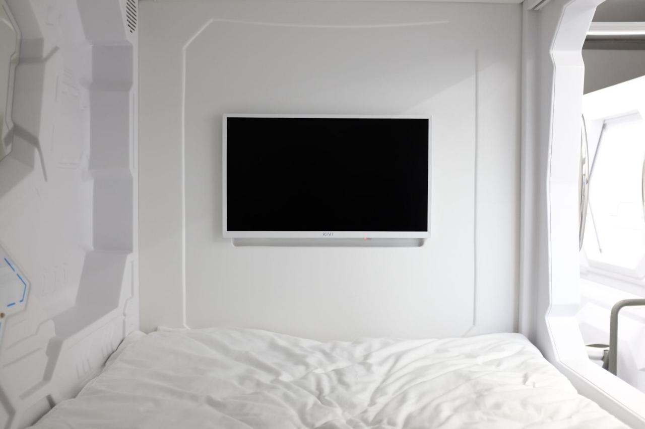 Av-1 Capsule Hotel Киев Экстерьер фото